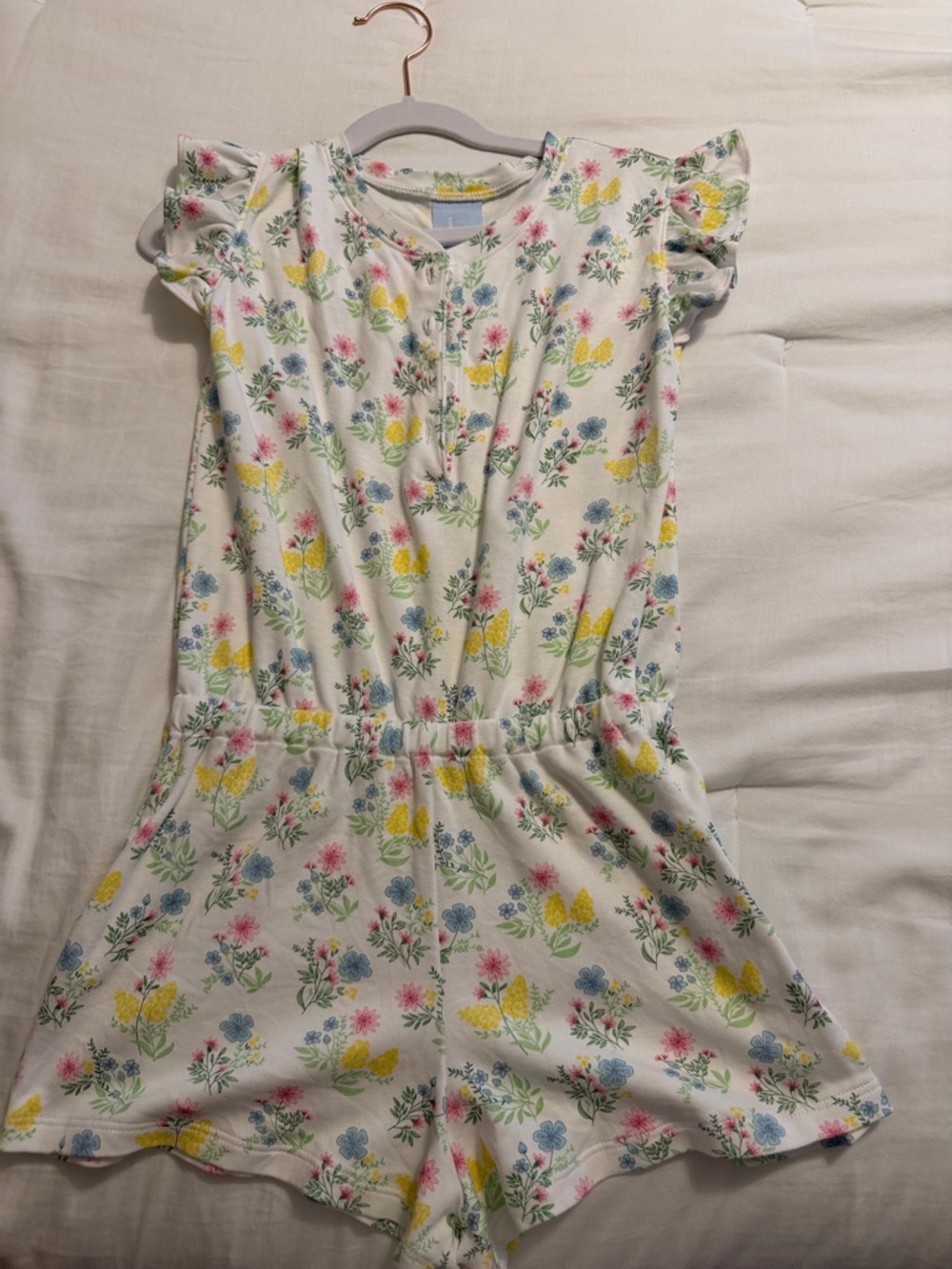 bella bliss White Floral Flutter-Sleeve Short Pajama Romper